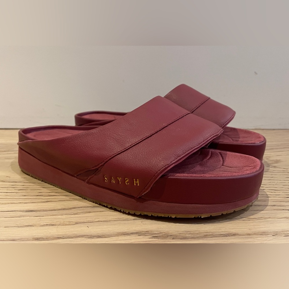 Saysh x Athleta Maroon Slip On Sandals Women’s Size 7